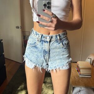 Vintage levi’s denim short shorts
